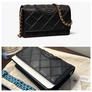 NWT Tory Burch - Fleming Crossbody with Gold Chain